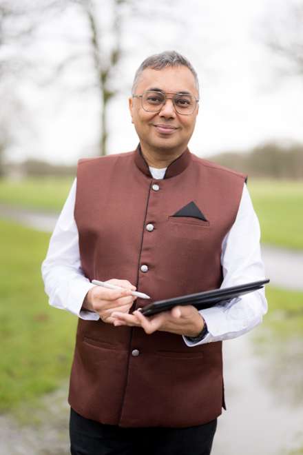 Bhavesh Dhokia, Indian wedding planner, at work