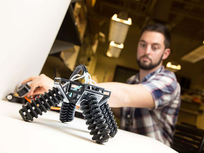 Increasing Efficiency in Plastic Parts Production Through Automation