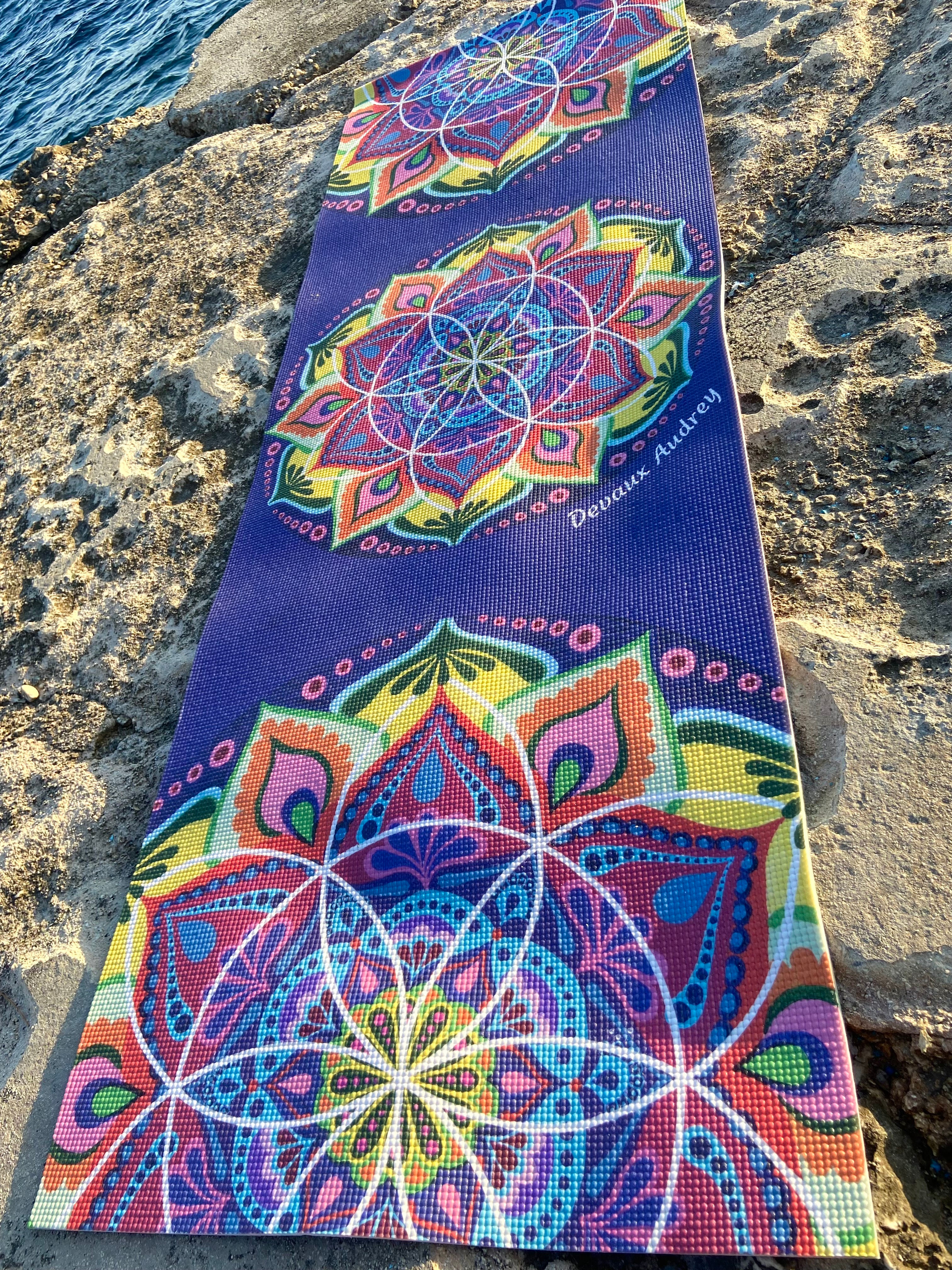 Tapis de Yoga Création Art Mandala DYNAMIQUE Audrey DEVAUX boho et