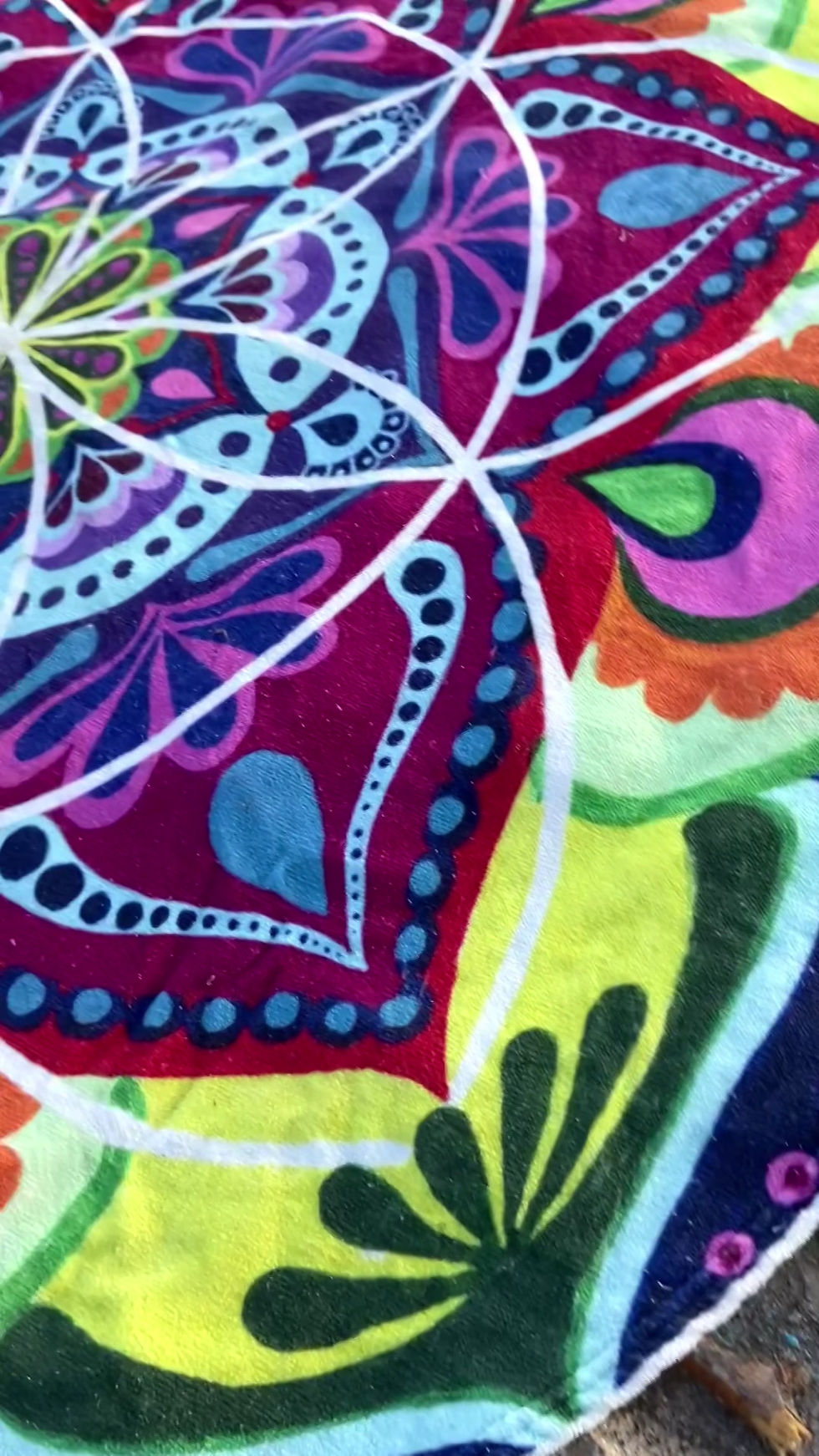 Miniature : Serviette ronde Création Mandala "Elan Dynamique"