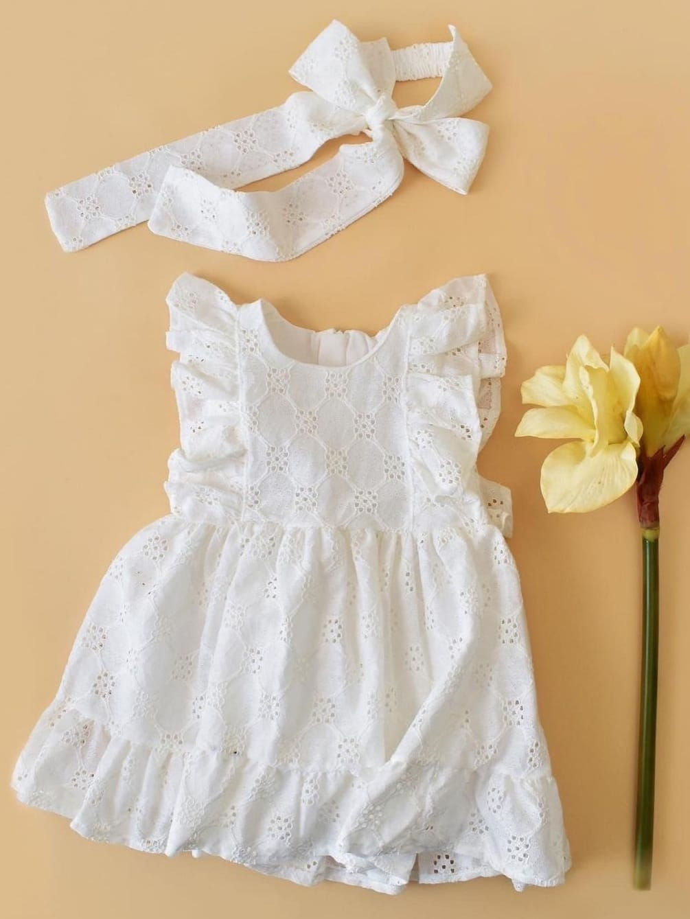 Little Coco White Scallop Gupur Ruffle