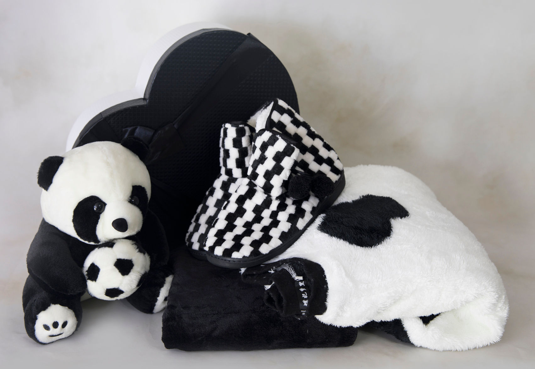 מארז חגיגי - שחור לבן, לאישה בקופסה