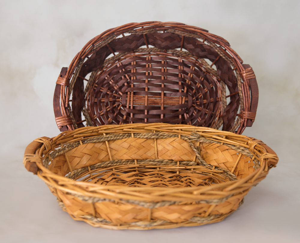 סלסלת קש עם ידיות