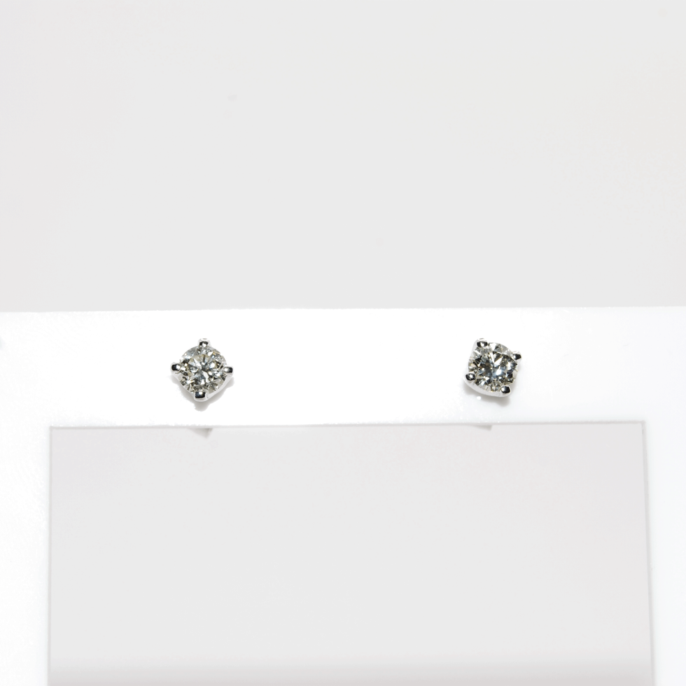 9K White Gold Diamond Studs
