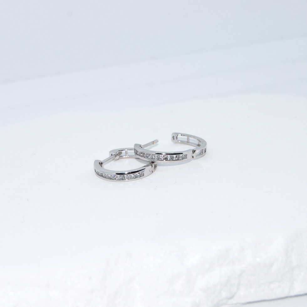 White Gold Channel Essential Huggies