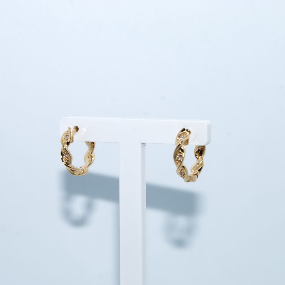 Wreath Natural Diamond Yellow Gold Huggies