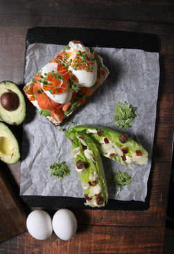 AVOCADO TOAST WITH SMOKED SALMON