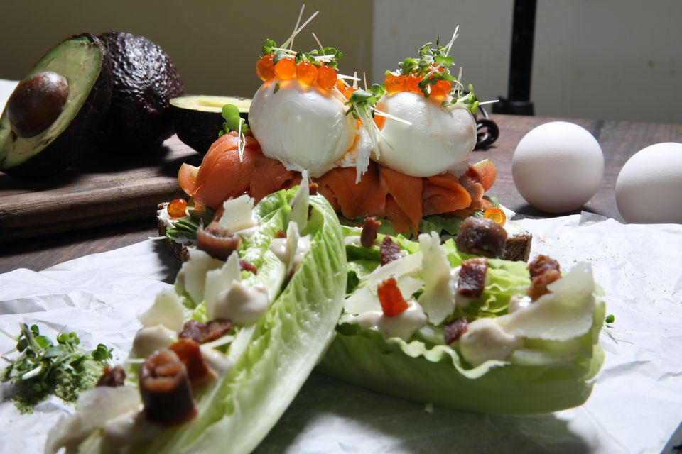 AVOCADO TOAST WITH SMOKED SALMON 
