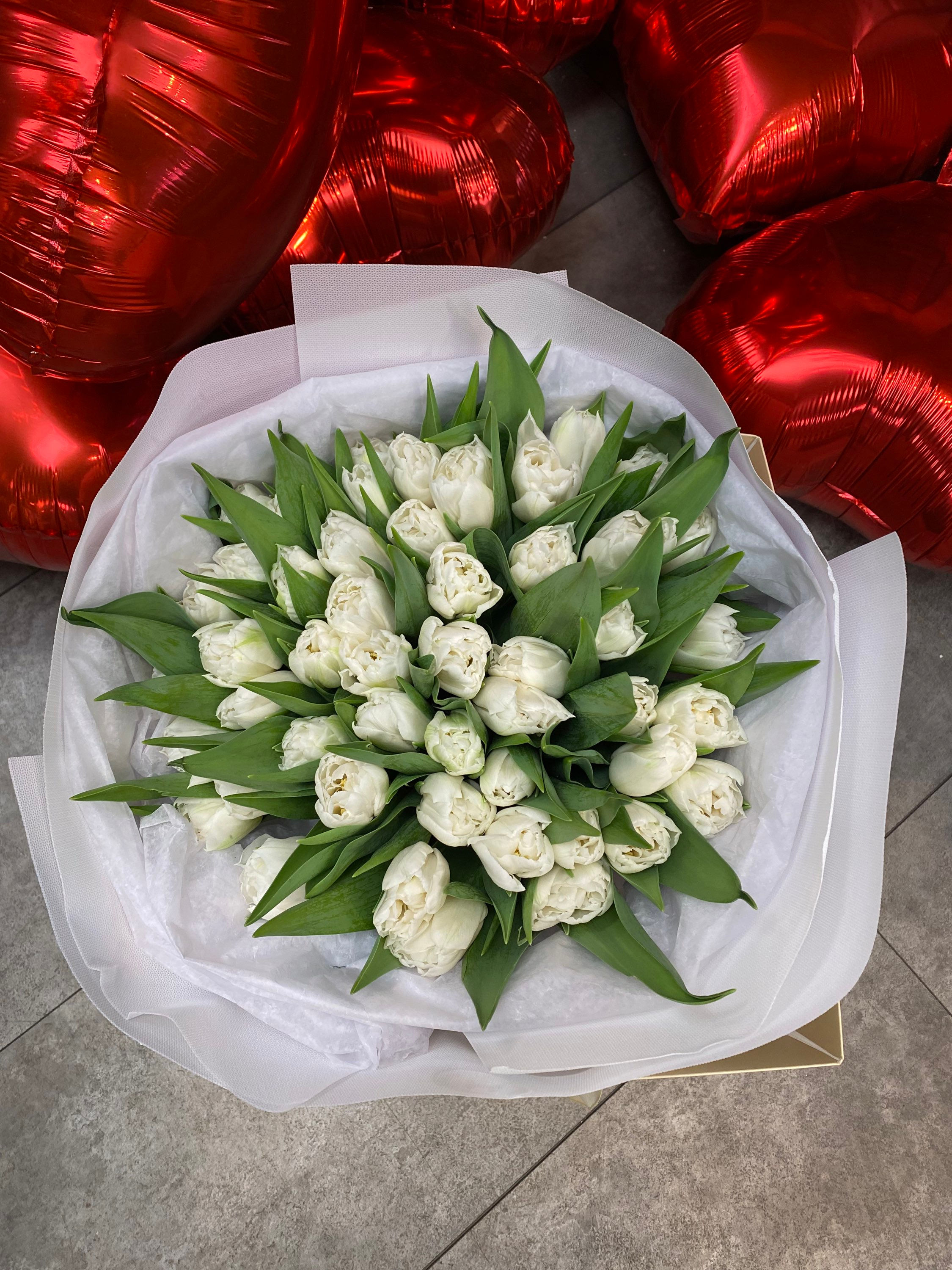White tulips bouquet 