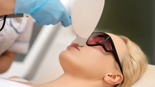 Depilacja twarzy – jak, czym i kiedy usuwać niechciane włoski?