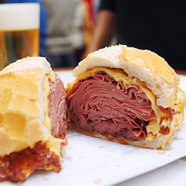 sanduíche de mortadela famoso