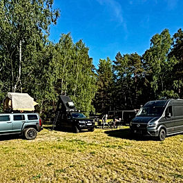 In der Camp Area kann mit Camper, Dach - oder Bodenzelten kostenfrei übernachtet werden.