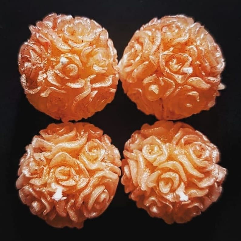 Thumbnail: Shimmering Roses