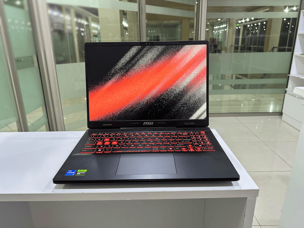 MSI Crosshair 16