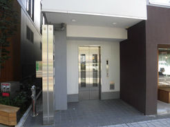 H7425-2　仙台　テナント　貸店舗　居抜き　内装譲渡　青葉区国分町　広瀬通沿いの角地　美容室居抜き 　1