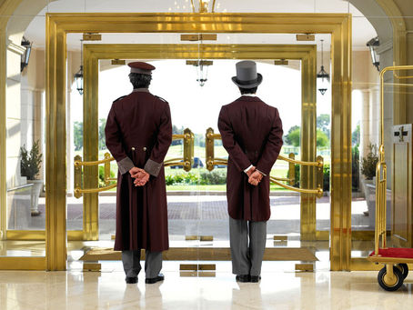 5 reasons why we still want to work in the hospitality industry.