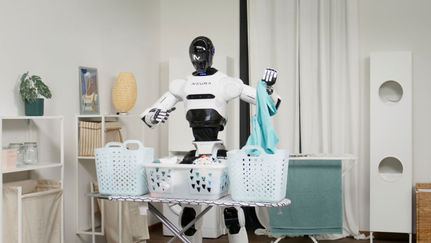 news-desk.org Humanoider Roboter von neura robotics beim Wäschemachen