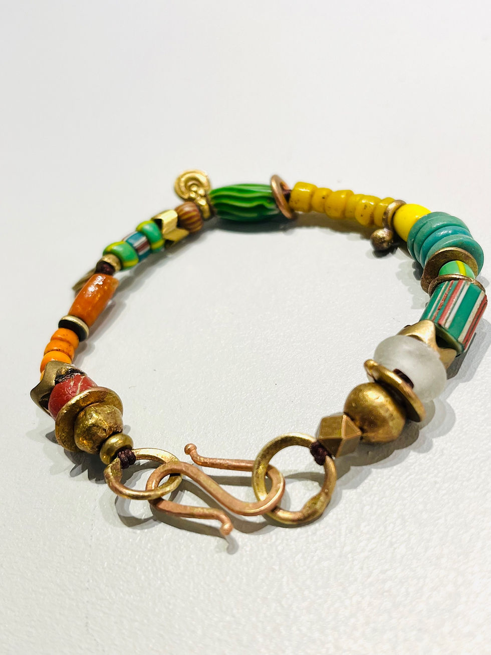 bracciale realizzato a mano a venezia con perle antiche 