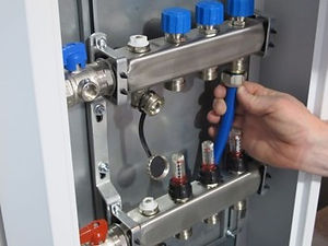 5 Joining pipe to manifold.jpg
