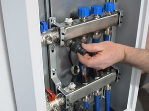 10 Attaching hoze fittings.jpg