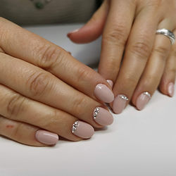 dépose semi-permanent mains