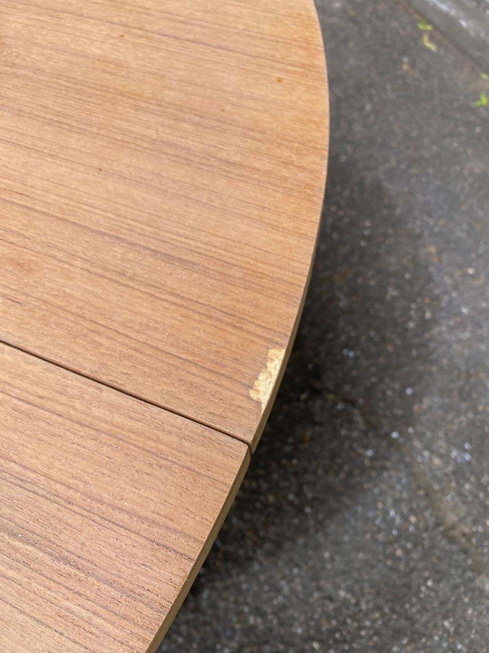 Miniature : Table à manger scandinave ronde extensible rénovée en teck 110cm