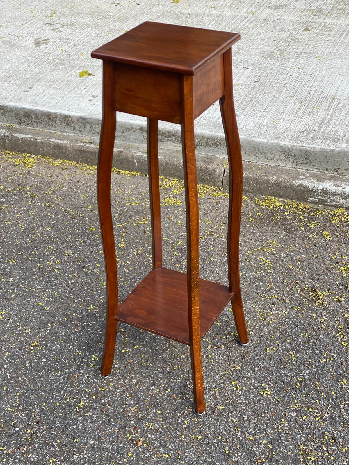 Sellette art nouveau avec tiroir en bois massif