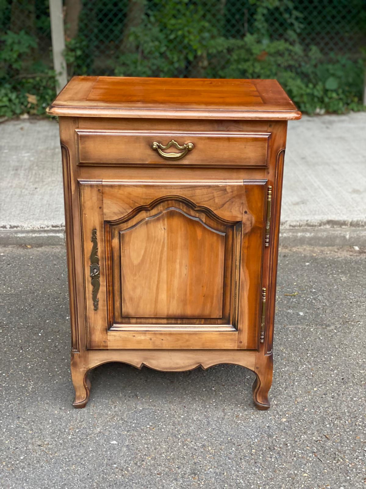 Commode vintage en bois massif chêne Louis XV du 19ème