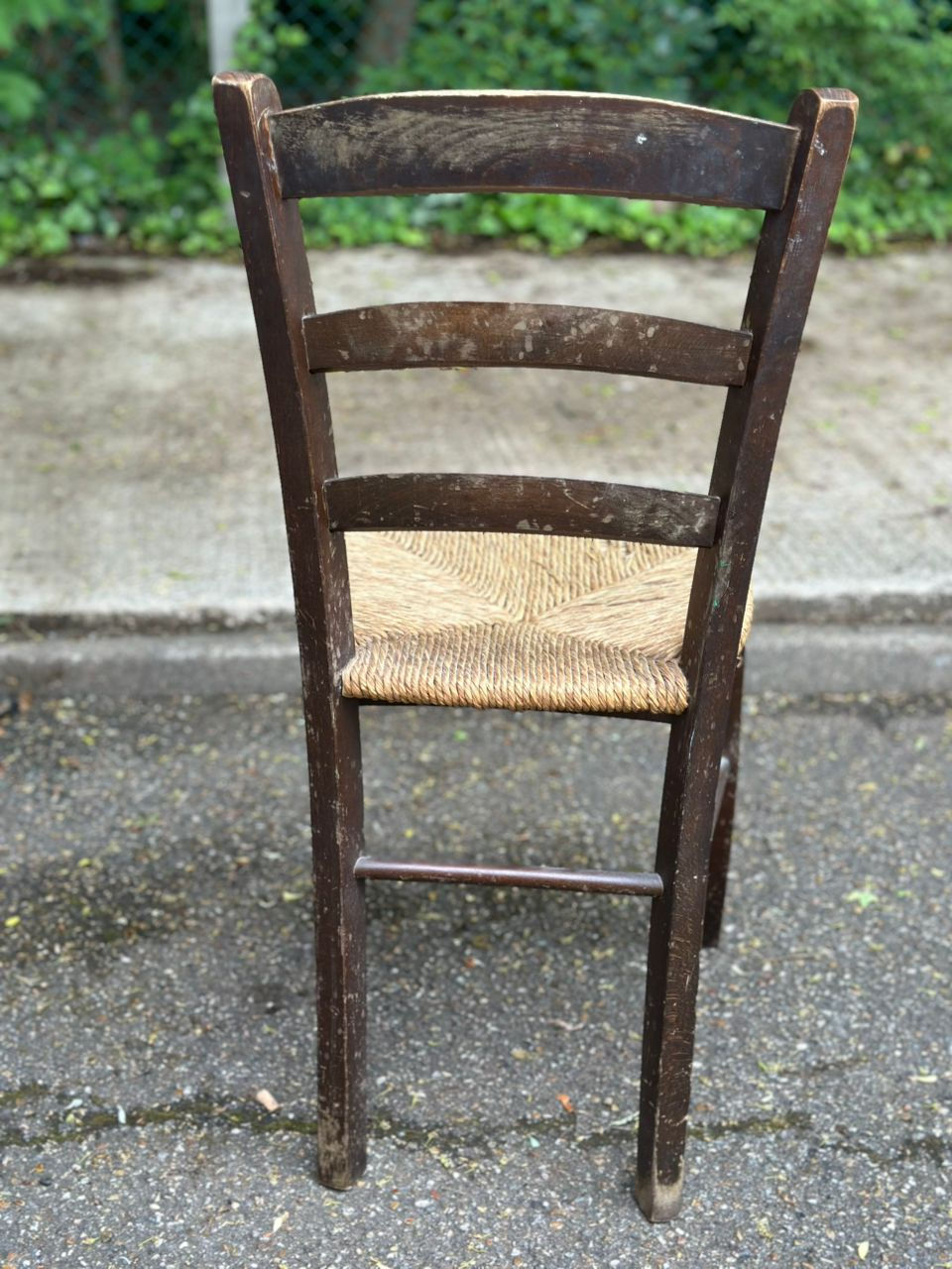 Miniature : Chaise à manger louis philippe bois massif foncé paillée 85cm