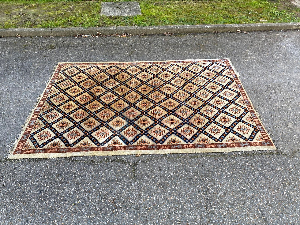 Miniature : Tapis persan en laine tissée pyramides 160x230