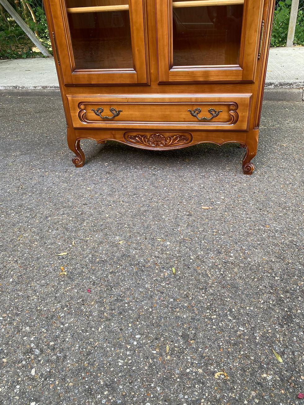 Miniature : Vitrine Louis XV en bois massif des années 70