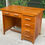 Miniature : Bureau américain en bois massif chêne moyen avec 5 tiroirs
