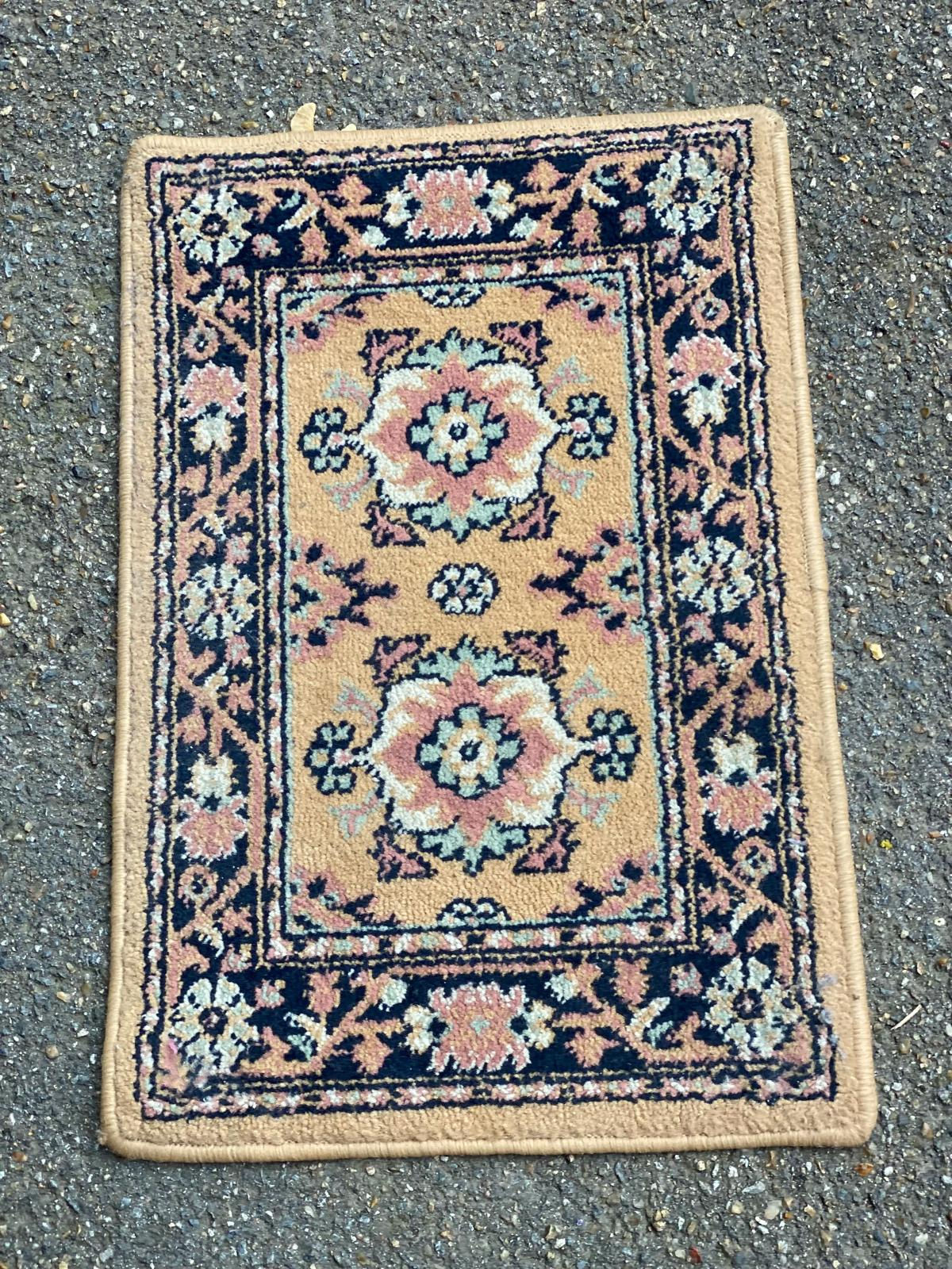 Petit tapis persan en laine 60x40cm