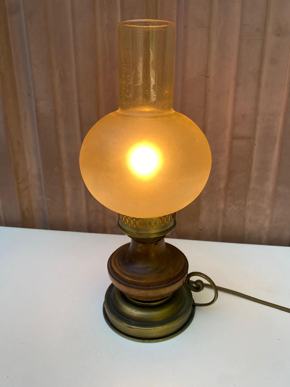 Miniature : Lampe à poser électrique de style lampe à pétrole