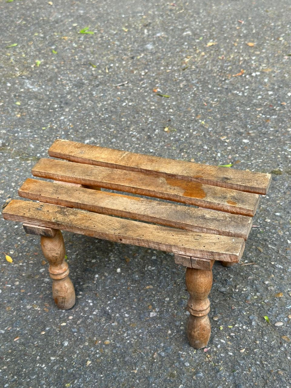 Tabouret rustique en bois massif pieds tournés