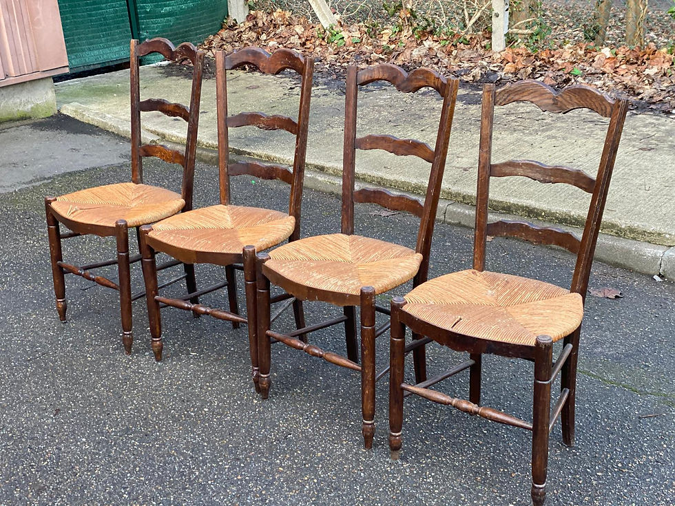 Miniature : 4 chaises provençales  bois massif chêne foncé paillées