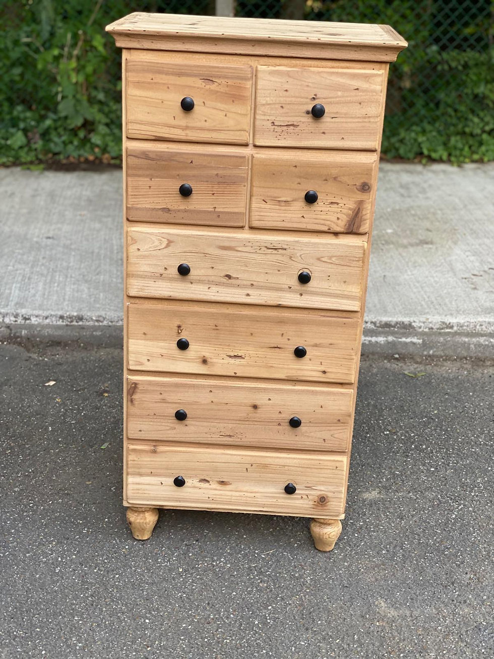 Commode anglaise rénovée en bois massif