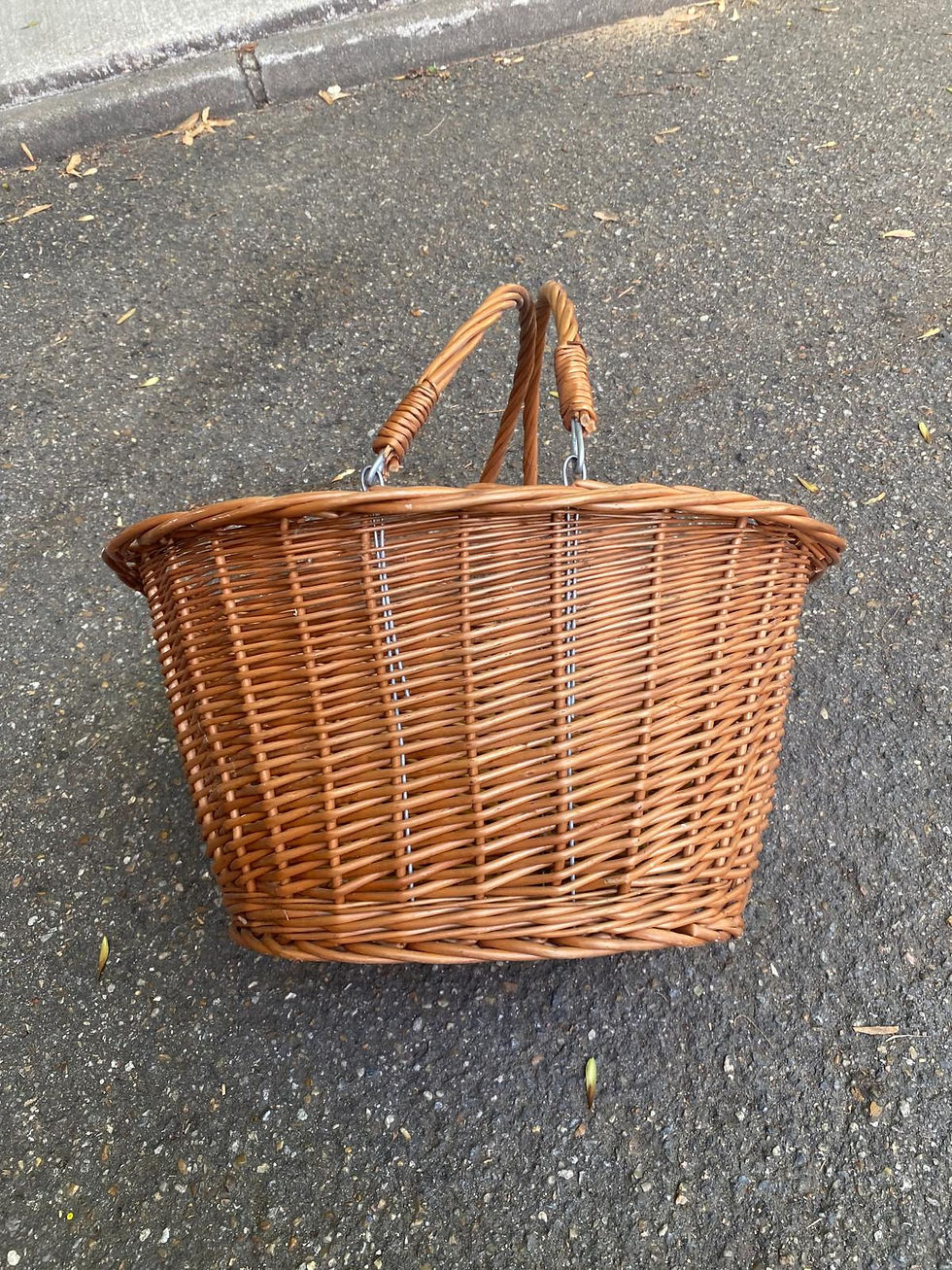 Miniature : Panier rond ovale en rotin et osier tressé avec 2 manches