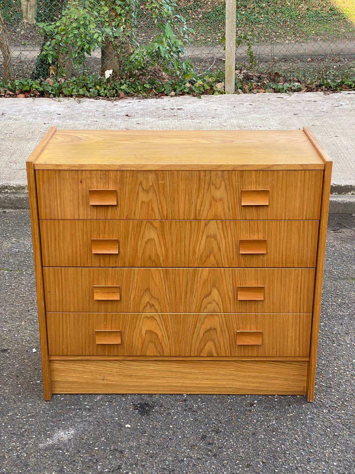 Commode scandinave 4 tiroirs en chêne 1970