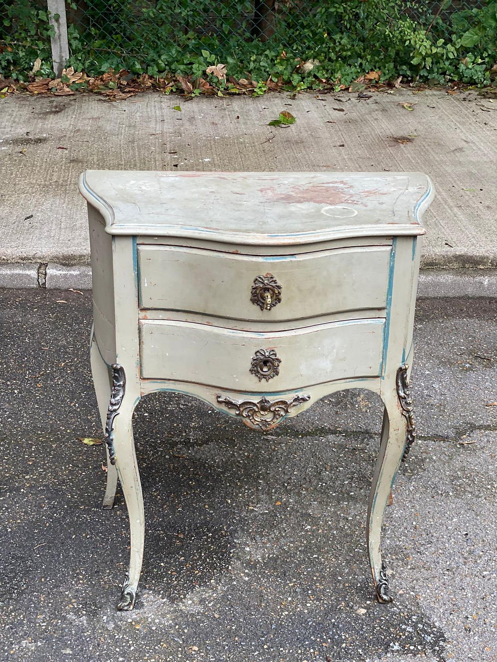 Commode chevet Louis XV galbée bois massif gris 18ème