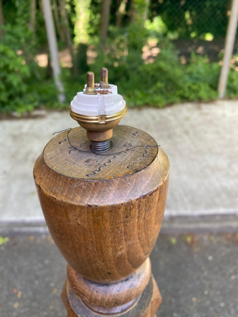 Miniature : Lampadaire art déco en bois massif style Charles Dudouyt 1950