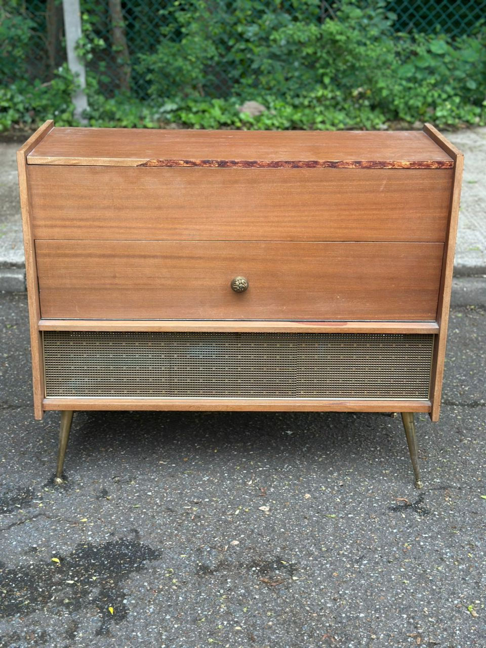 Commode meuble radio stéreo style scandinave en bois et laiton