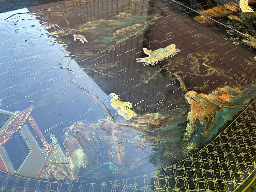 Miniature : Table de salle à manger extensible ovale en laque de style Chinoiserie années 50