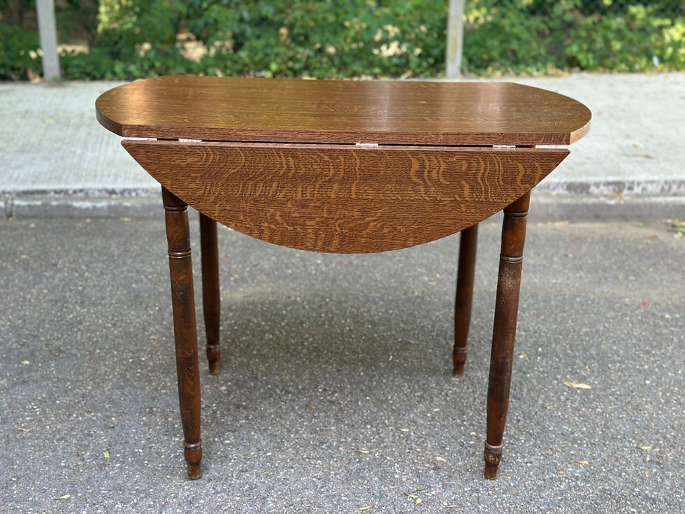 Miniature : Table de cuisine ronde à volets extensible en bois foncé