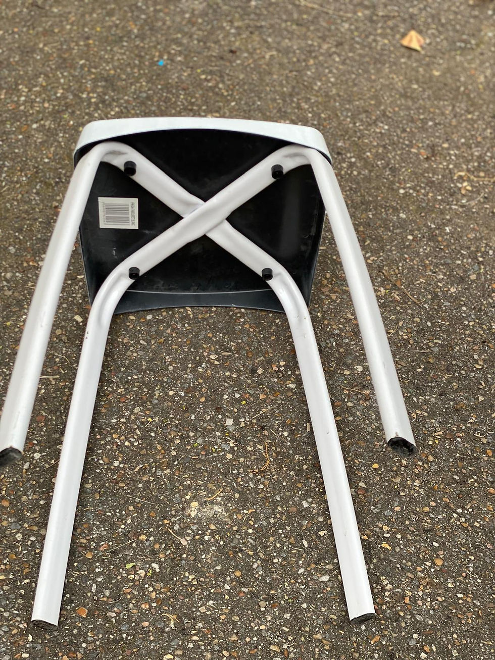 Miniature : Tabouret blanc en plastique et acier
