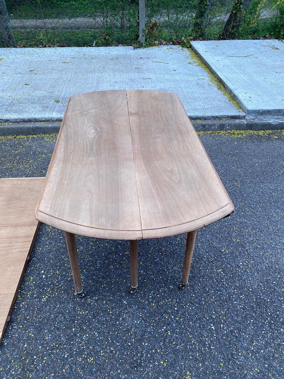 Miniature : Table à manger ronde extensible Louis Philippe à volets rénovée du 18ème