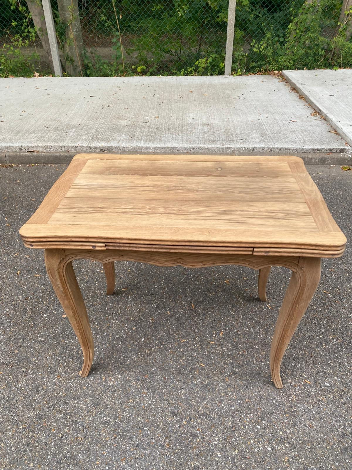 Petite table à manger table de cuisine Louis XV extensible décapée chêne