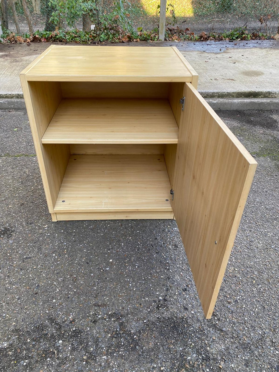 Miniature : Commode scandinave en bois beige