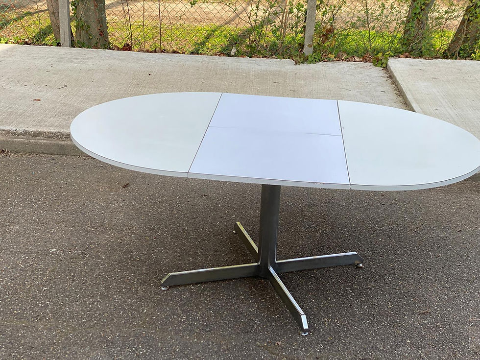 Miniature : Table à manger blanche pied central extensible des années 70