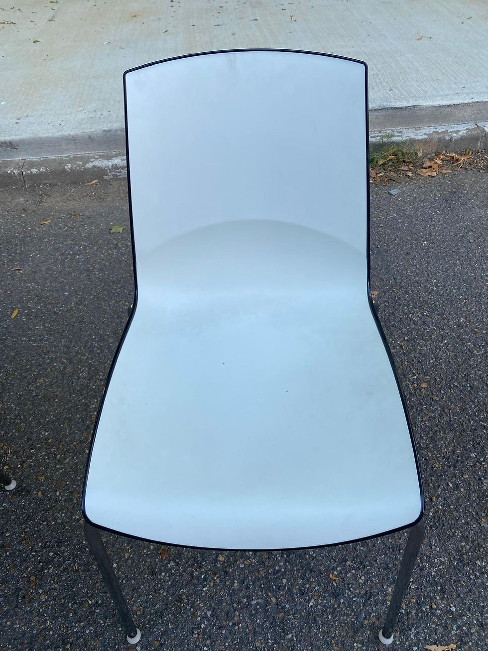 Miniature : 4 chaises ou 5 chaises italiennes design scandinave